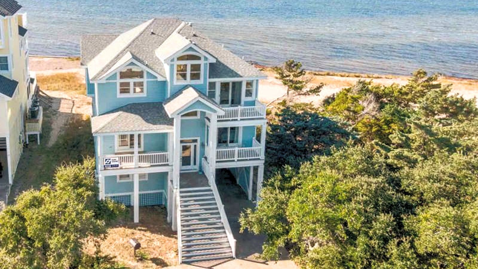 Beachfront kiteboarding house on the sound in Avon, Outer Banks, North Carolina